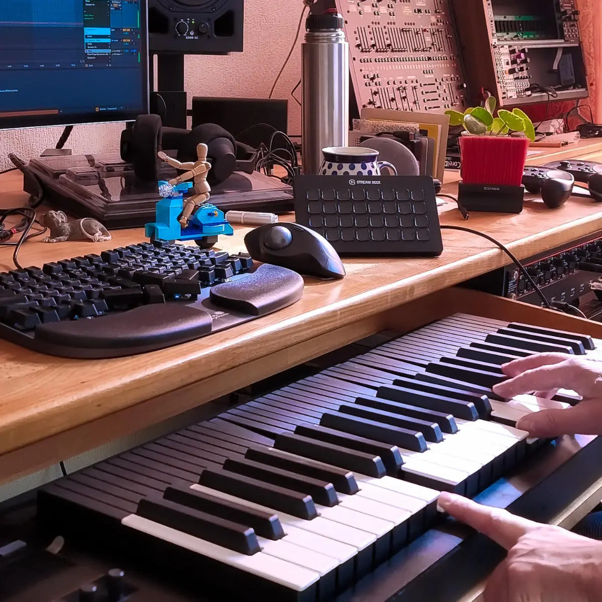 Wiggling the keys of the Osmose